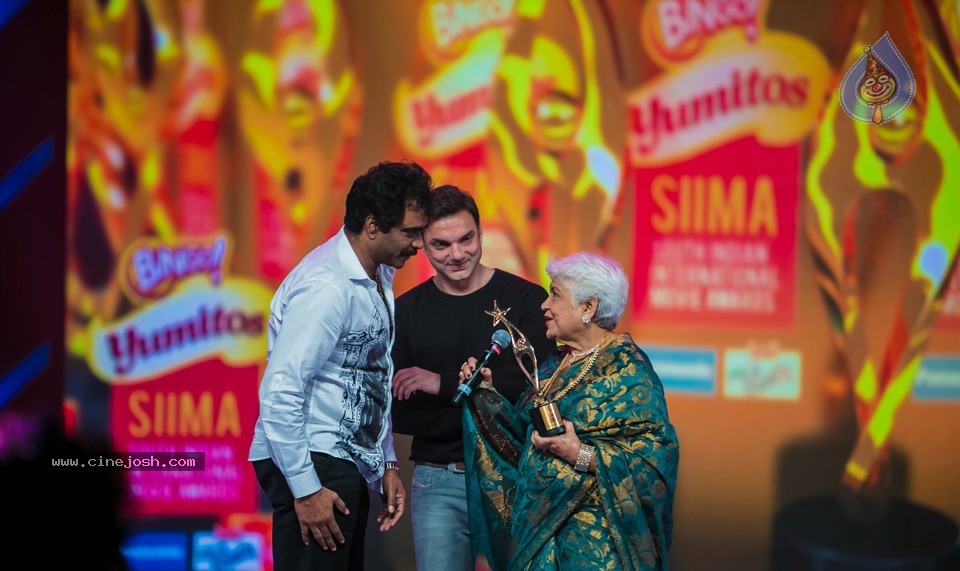 SIIMA 2013 Awards Day2 Photos 01 - 129 / 153 photos