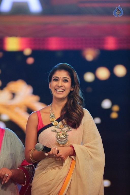 SIIMA 2016 Awards Function Photos Day 2 - 45 / 99 photos