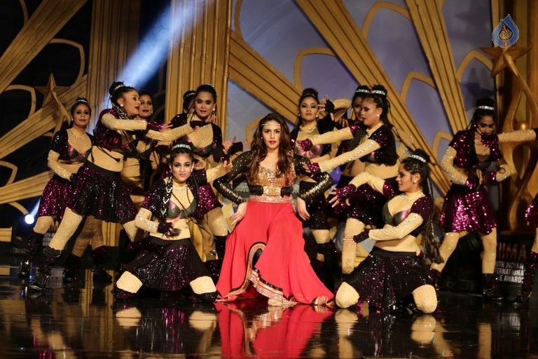 SIIMA 2016 Awards Function Photos Day 2 - 60 / 99 photos