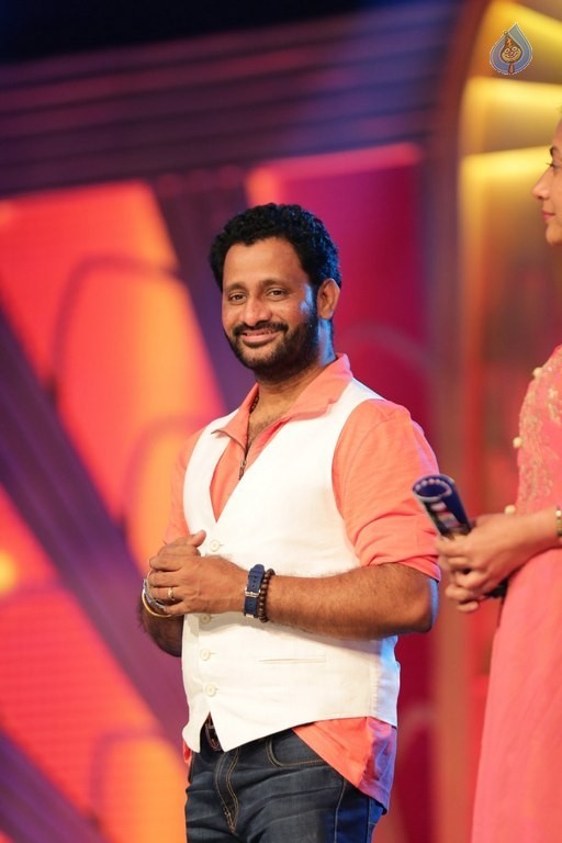 SIIMA 2016 Awards Function Photos Day 2 - 69 / 99 photos