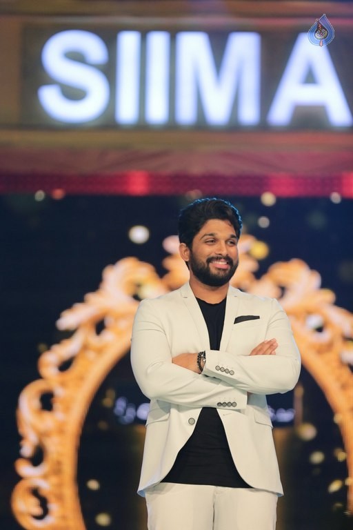 SIIMA 2016 Awards Function Photos Day 2 - 81 / 99 photos