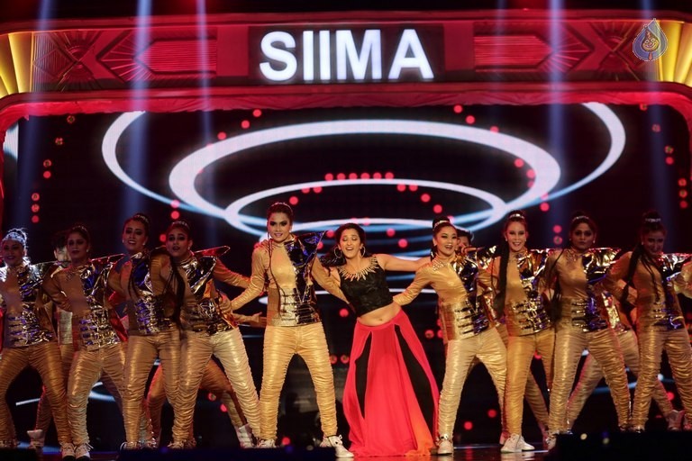 SIIMA 2016 Awards Function Photos Day 2 - 82 / 99 photos