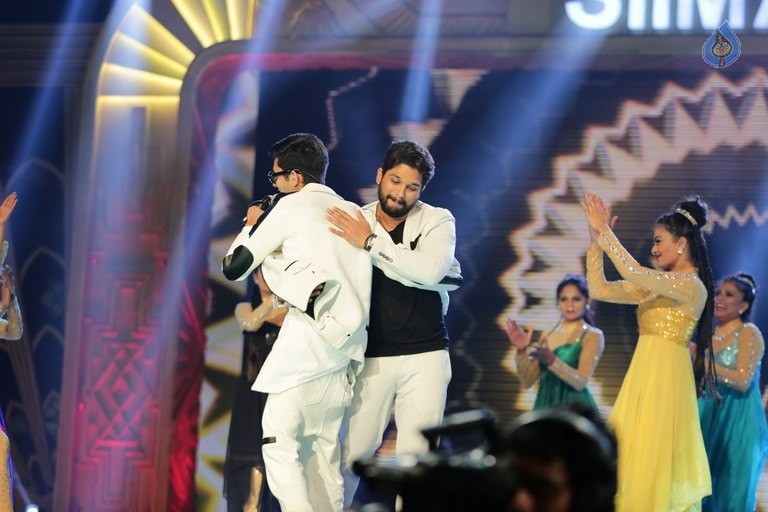 SIIMA 2016 Awards Function Photos Day 2 - 95 / 99 photos