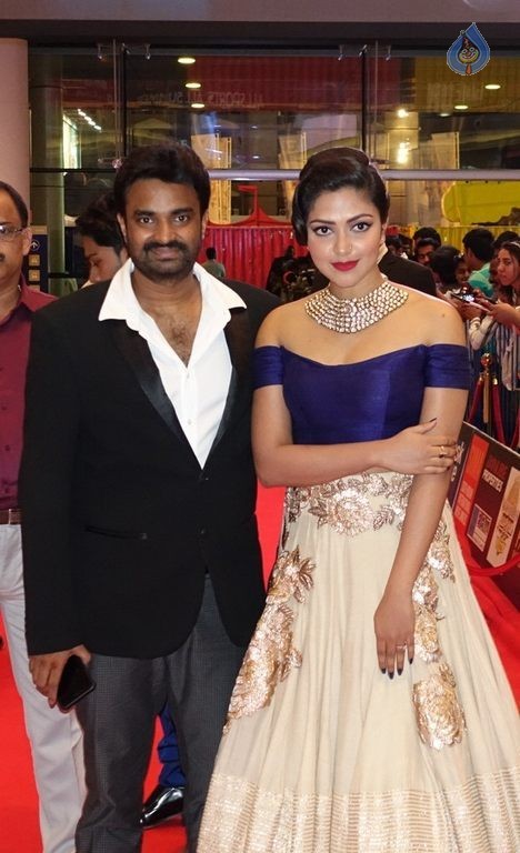 SIIMA Awards 2015 Day 2 Photos - 43 / 70 photos