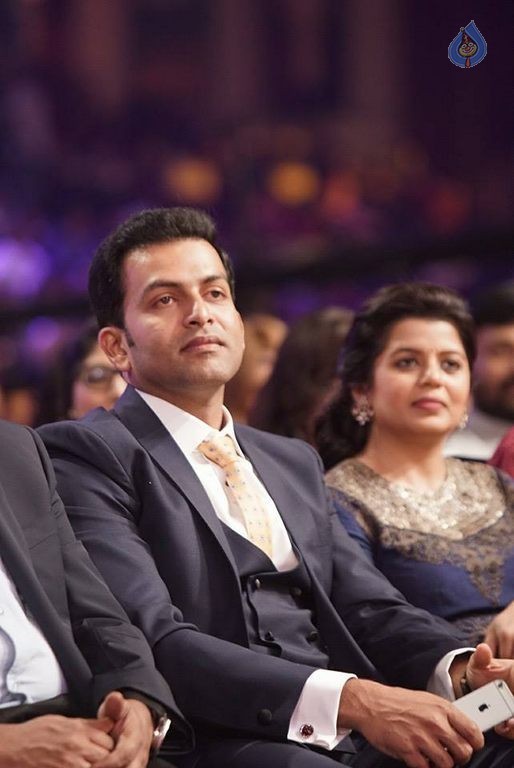 SIIMA Awards 2015 Event Photos - 52 / 74 photos