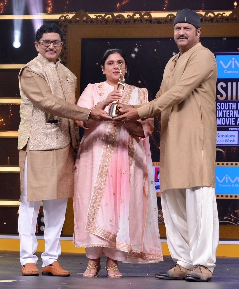 SIIMA Awards 2017 Gallery - 2 / 97 photos