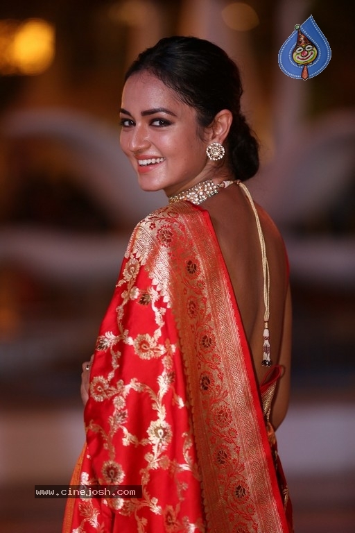 Siima Awards 2018 Red Carpet Day 01 - 49 / 102 photos