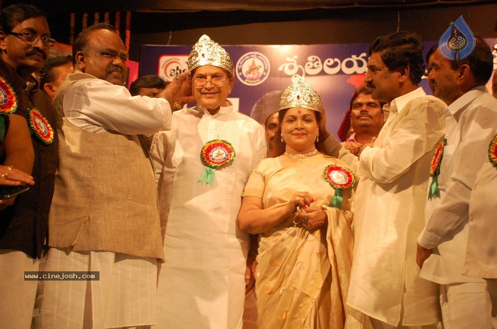 Silver Crown Award to Krishna n Vijaya Nirmala - 35 / 35 photos