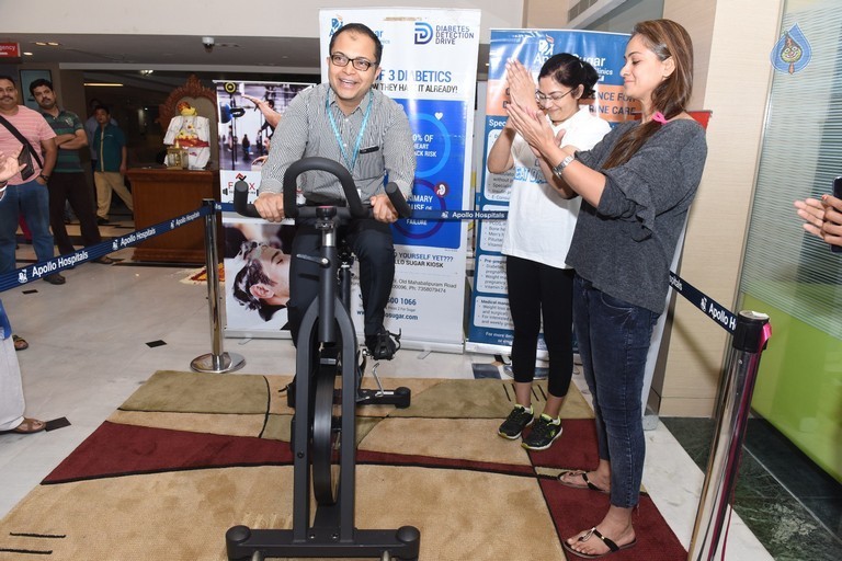 Simran at World Obesity Day Event - 2 / 21 photos