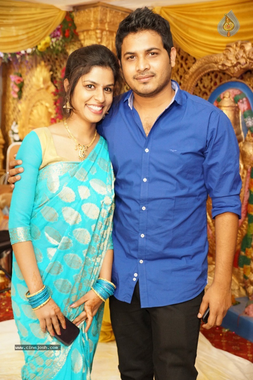 Singer Deepu And Swathi Wedding Ceremony Photo 13 Of 150 Singer deepu wife swathi failed to make a prank call to deepu during a live show, where she reveals unknown secrets of deepu and his craze towards heroine tamannaah. singer deepu and swathi wedding