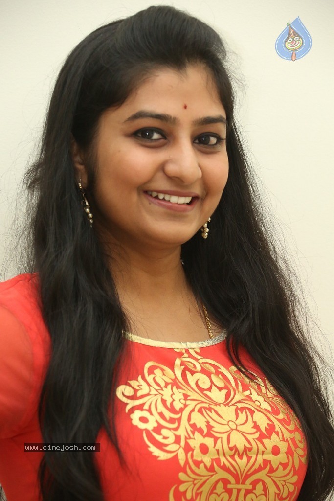 Singer Parnika Stills - 22 / 25 photos