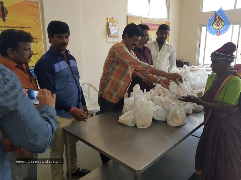 Sivaji Raja Birthday Celebration Photos - 6 / 9 photos