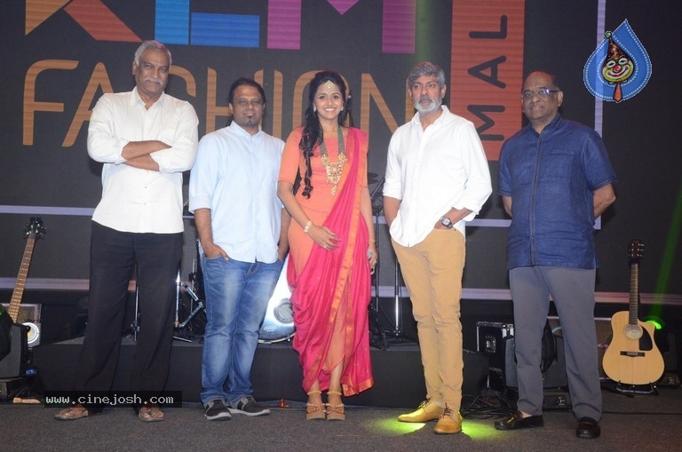 Smita 20 years Journey Live Concert - 24 / 59 photos