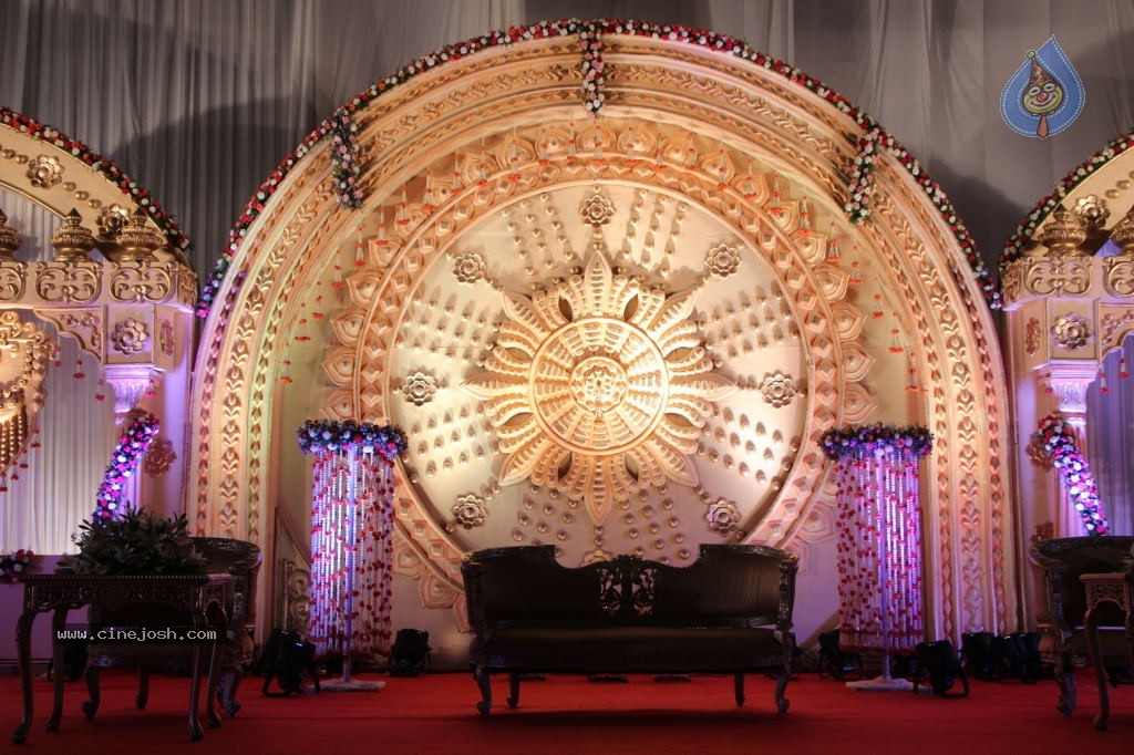 SMR Pruthviraj Lavish Reception Ceremony - 37 / 48 photos