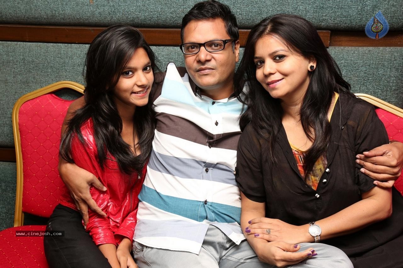 Sonu Jain Birthday Party - 55 / 107 photos