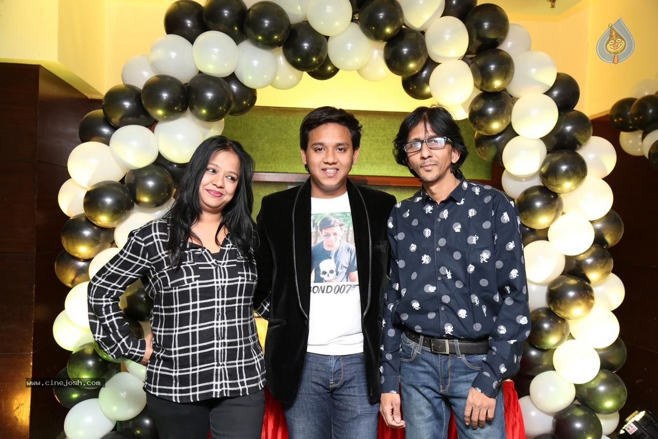 Sonu Jain Birthday Party - 65 / 107 photos