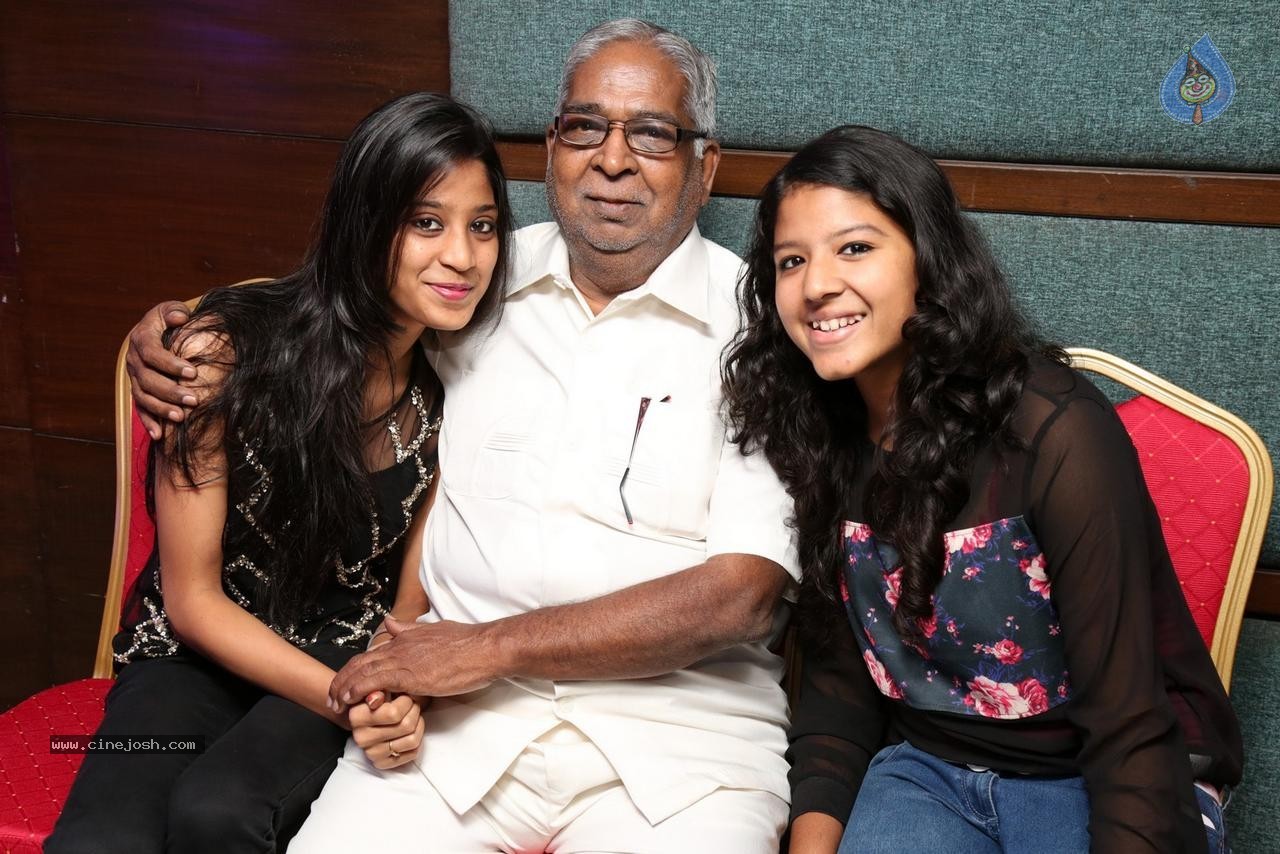 Sonu Jain Birthday Party - 76 / 107 photos