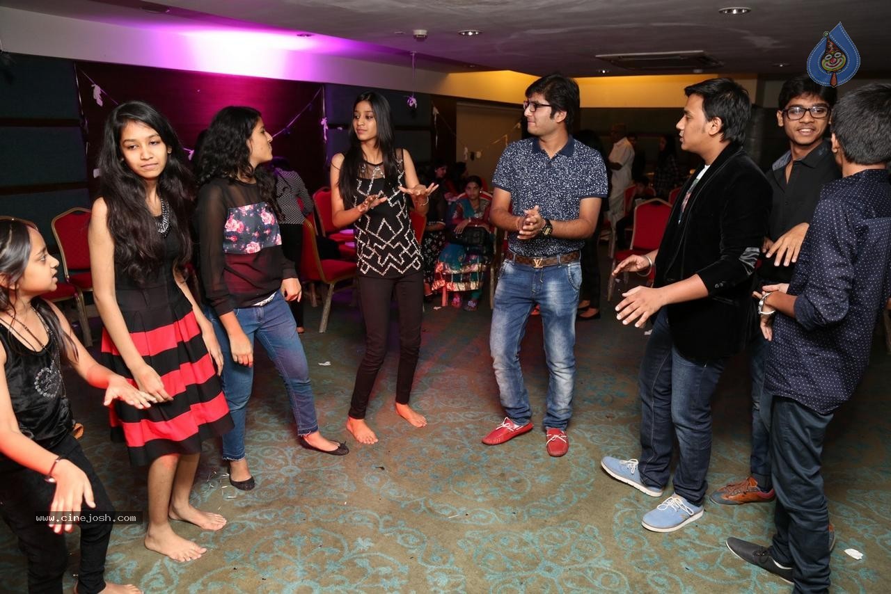 Sonu Jain Birthday Party - 81 / 107 photos
