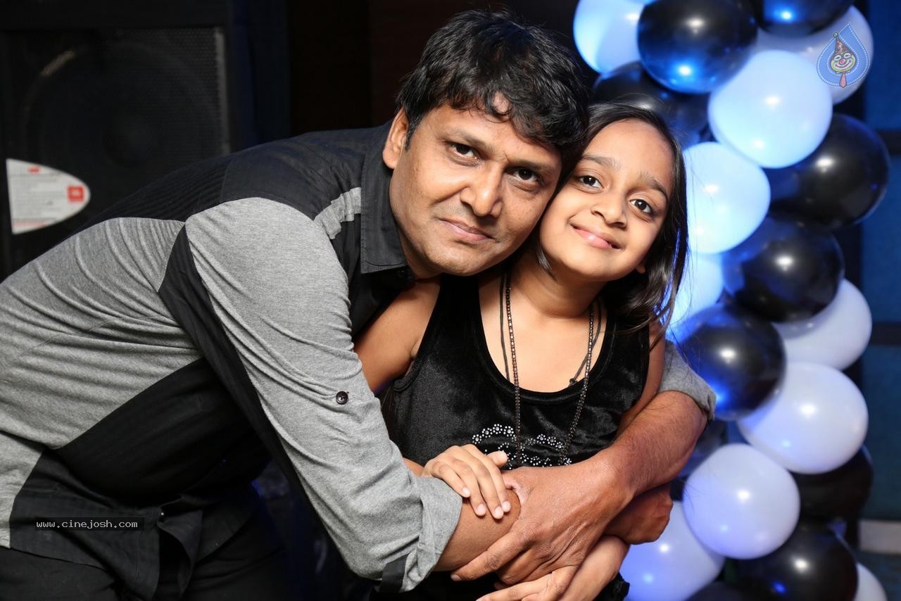 Sonu Jain Birthday Party - 96 / 107 photos