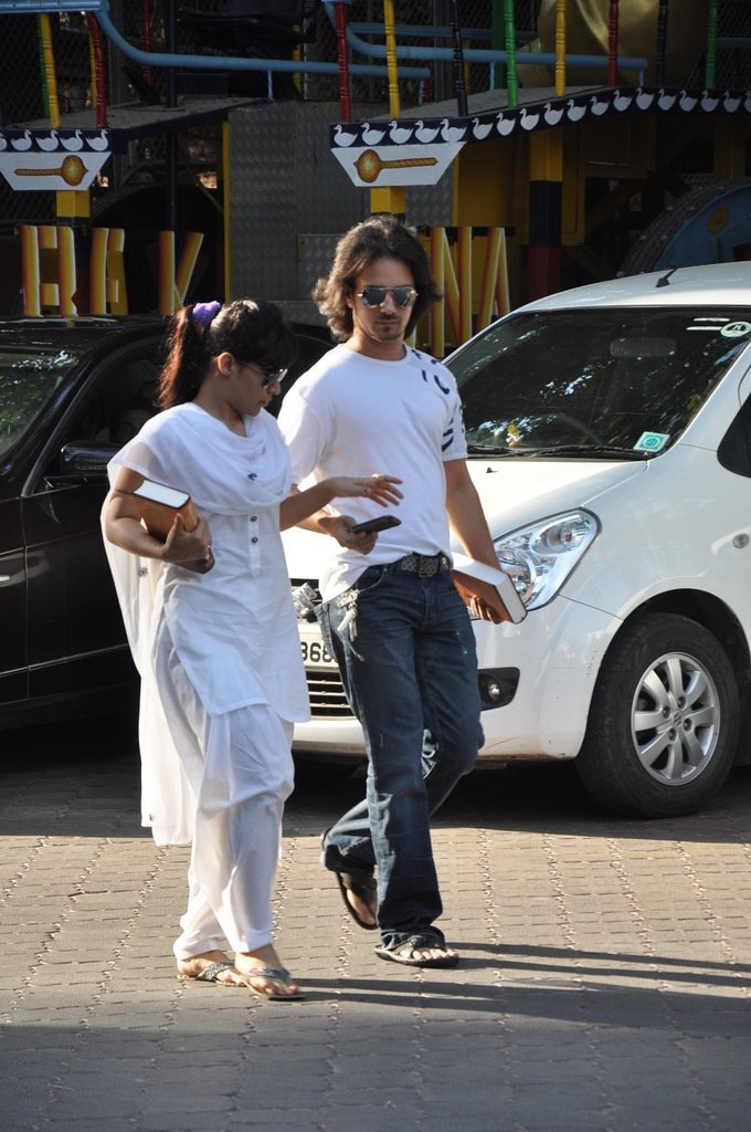 Sonu Nigam Mother Chautha Ceremony - 22 / 68 photos