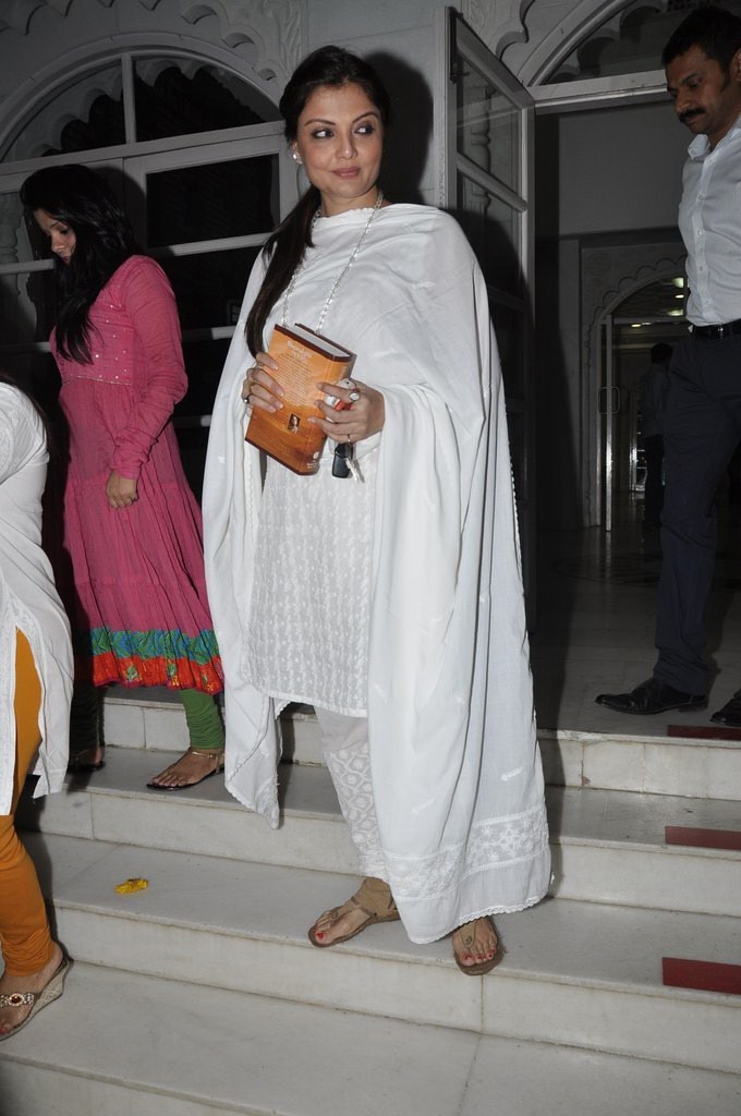 Sonu Nigam Mother Chautha Ceremony - 56 / 68 photos
