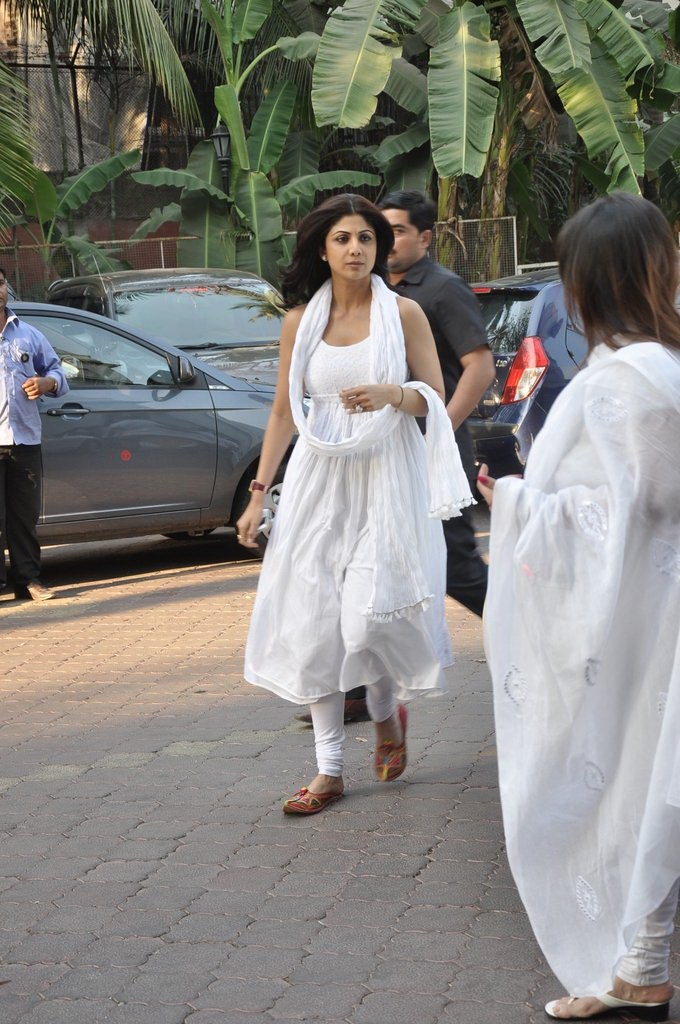 Sonu Nigam Mother Chautha Ceremony - 66 / 68 photos