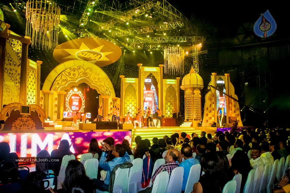 South Indian International Movie Awards 2014 - 10 / 255 photos