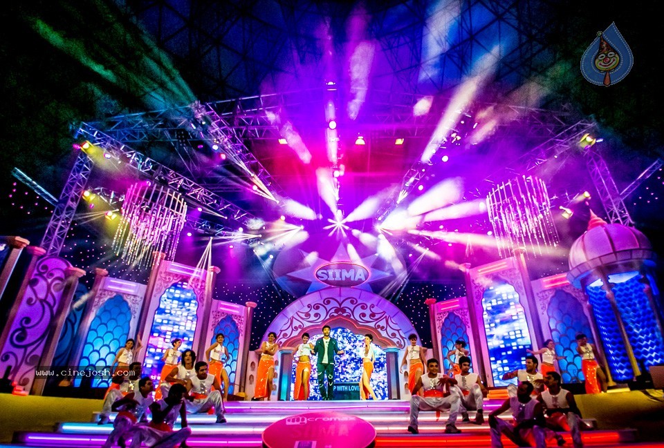South Indian International Movie Awards 2014 - 104 / 255 photos