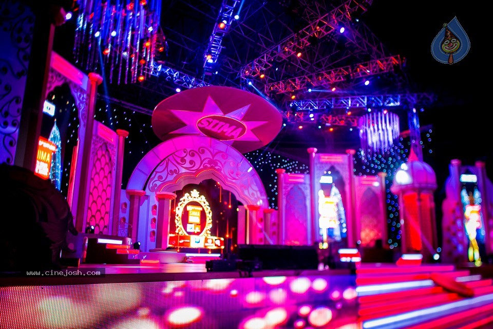 South Indian International Movie Awards 2014 - 232 / 255 photos