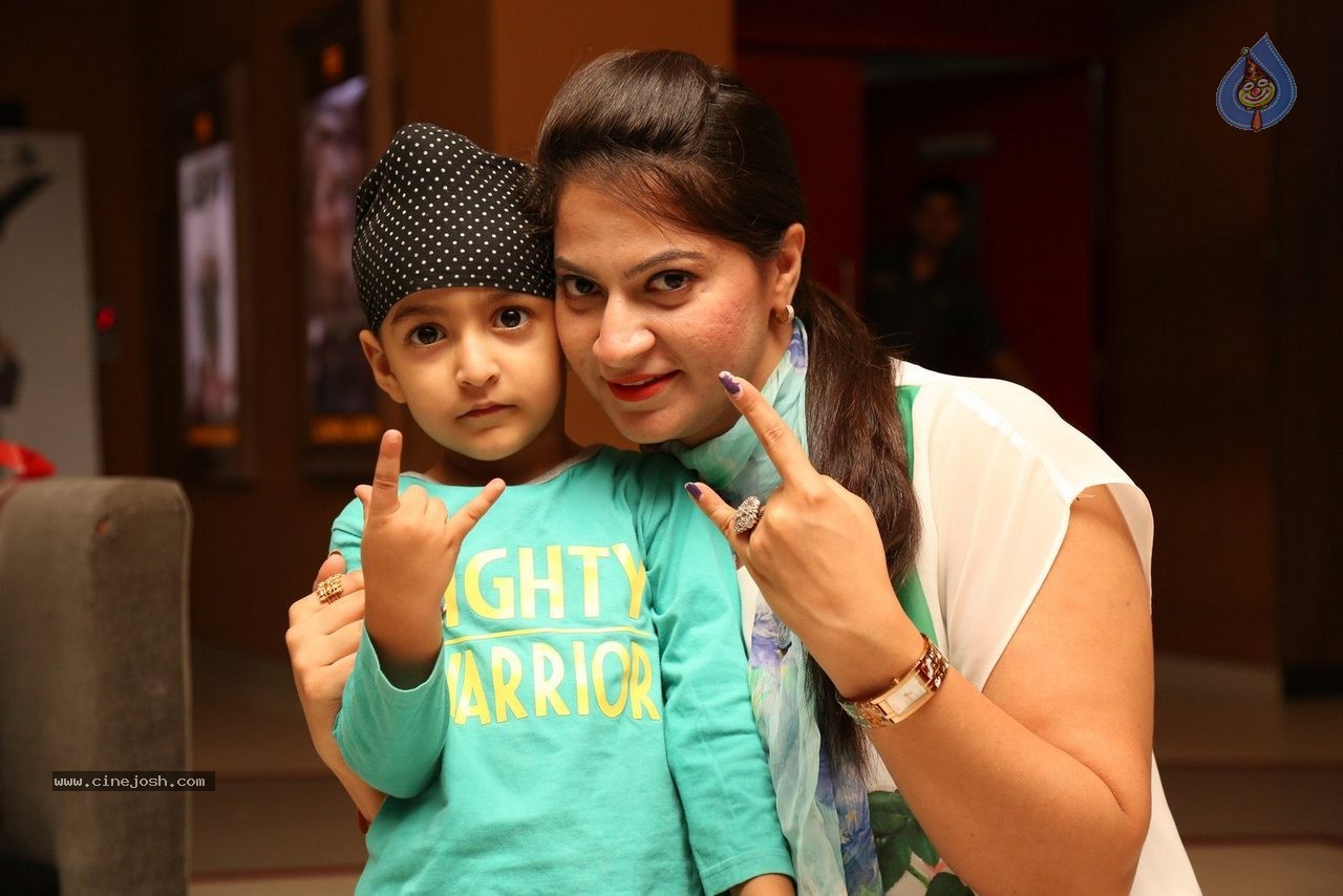 Special Screening of Dil Dhadakne Do - 103 / 110 photos