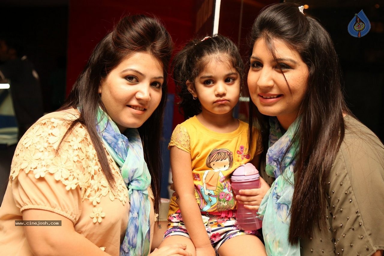 Special Screening of Dil Dhadakne Do - 109 / 110 photos
