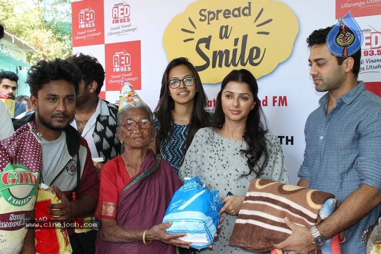 Spread a Smile 2017 Photos - 4 / 29 photos