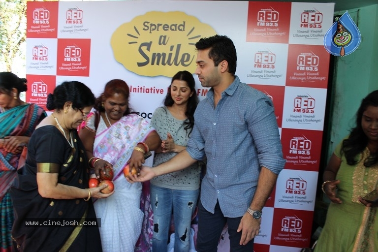 Spread a Smile 2017 Photos - 20 / 29 photos