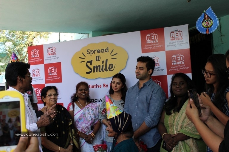 Spread a Smile 2017 Photos - 26 / 29 photos