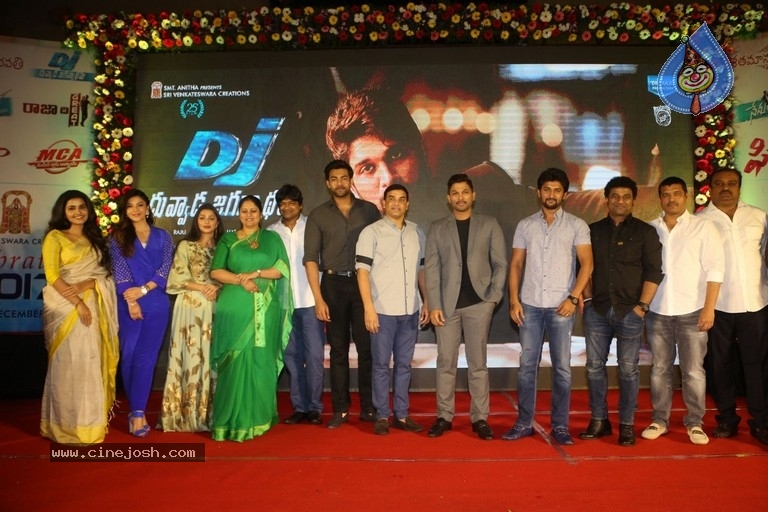 Sri Venkateshwara Creations 2017 Success Celebrations - 109 / 140 photos