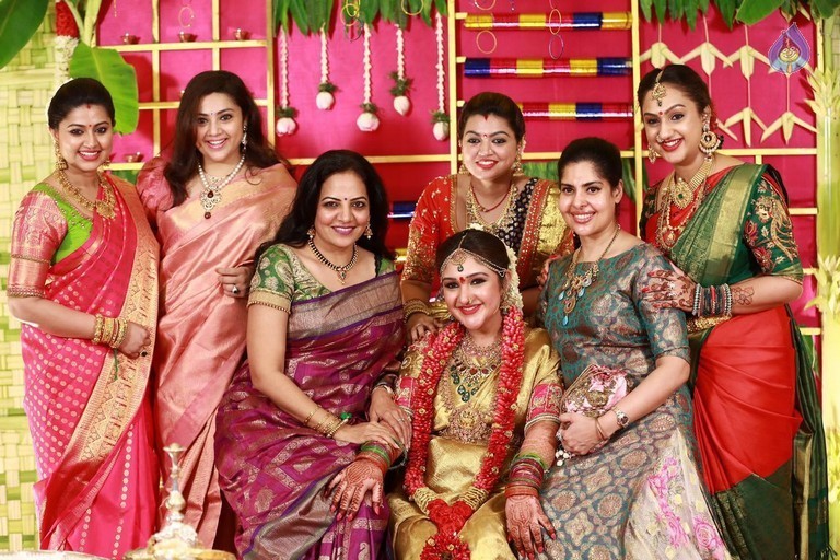 Sridevi Vijayakumar Baby Shower photos - 8 / 18 photos