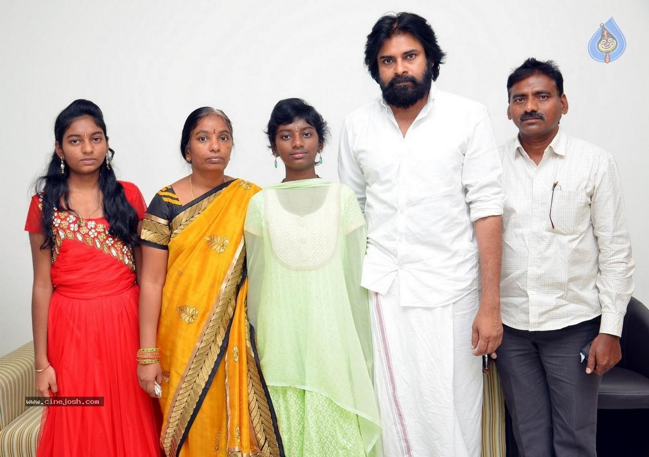 Srija Family Meets Pawan Kalyan - 2 / 19 photos