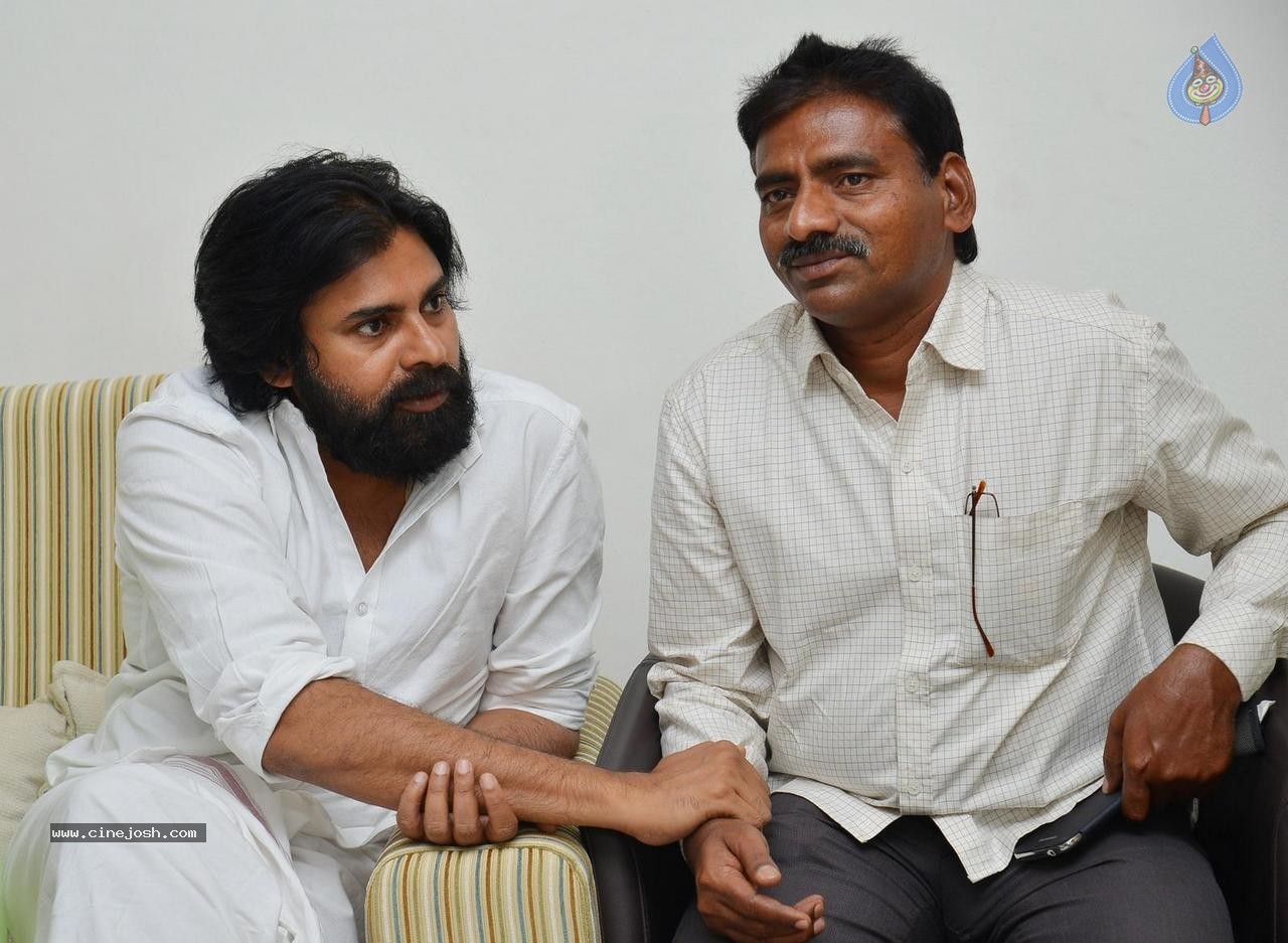 Srija Family Meets Pawan Kalyan - 4 / 19 photos