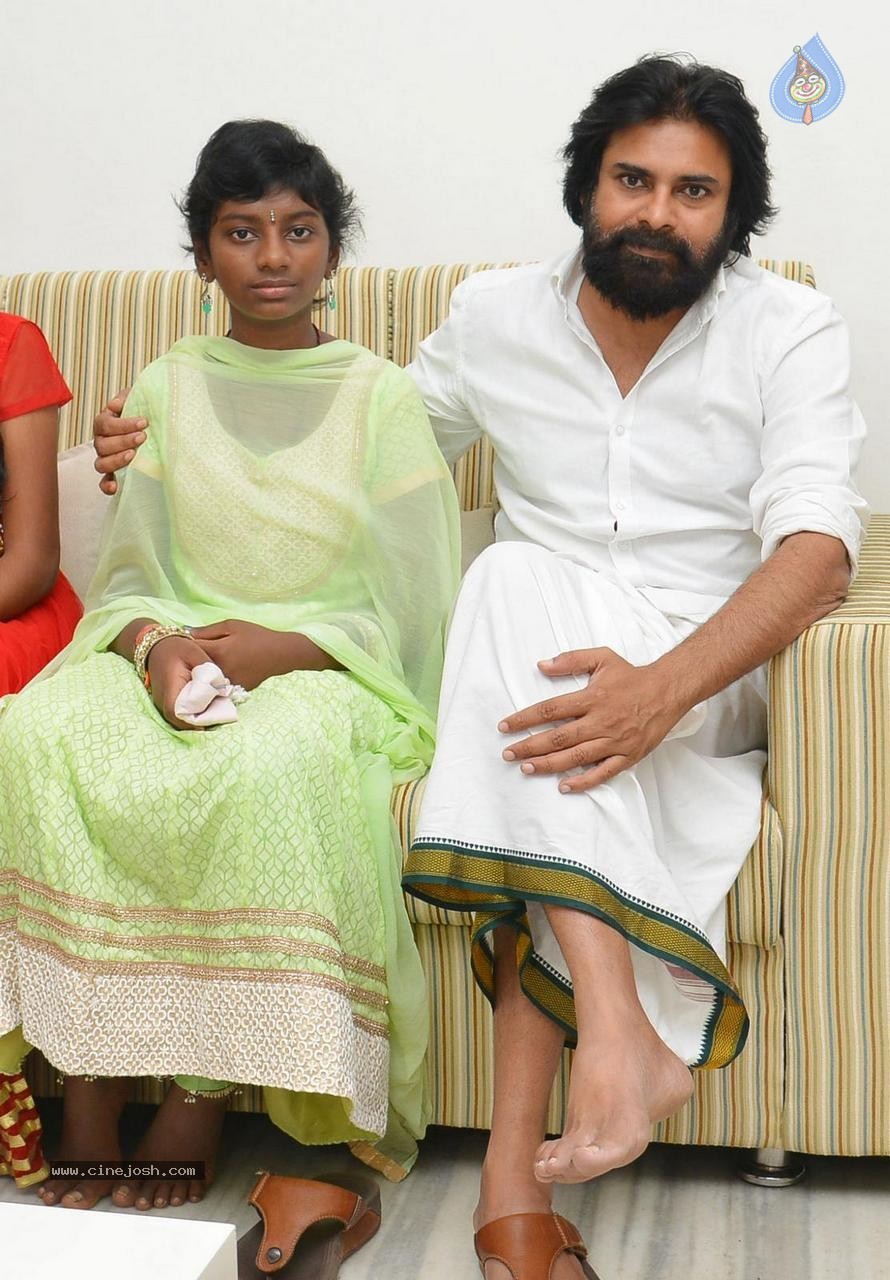 Srija Family Meets Pawan Kalyan - 9 / 19 photos