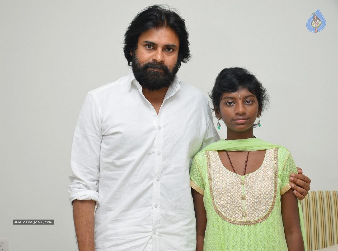 Srija Family Meets Pawan Kalyan - 13 / 19 photos