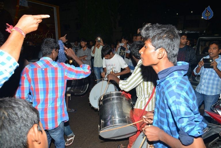 Srimanthudu Theaters Coverage Photos - 38 / 63 photos