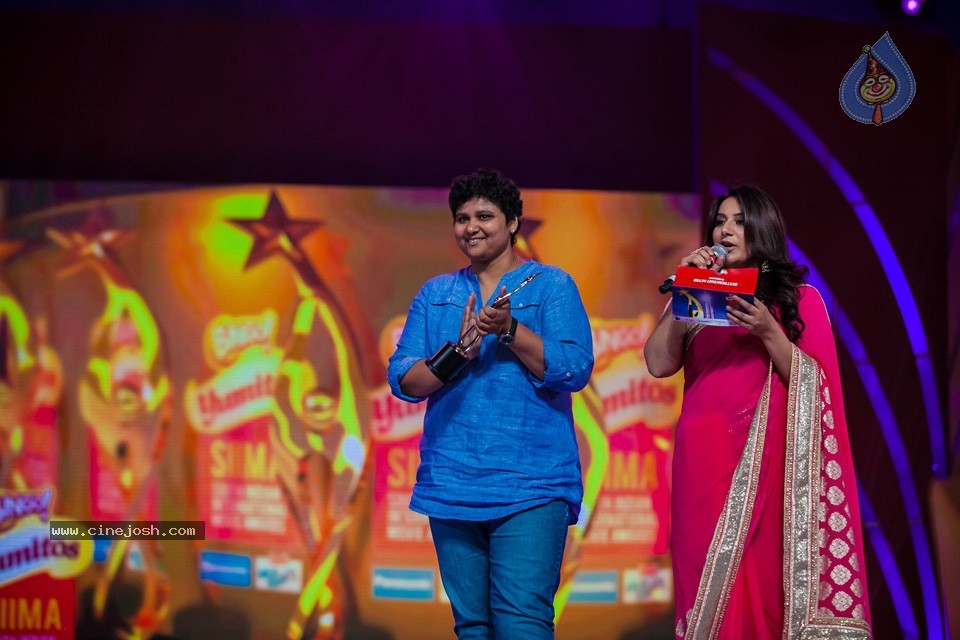 Stars at SIIMA 2013 Awards 02 - 2 / 204 photos