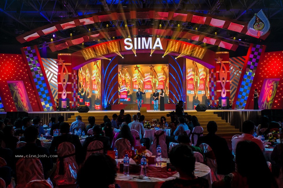 Stars at SIIMA 2013 Awards 02 - 48 / 204 photos