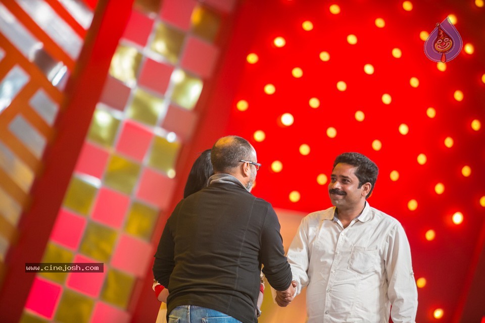Stars at SIIMA 2013 Awards 02 - 90 / 204 photos