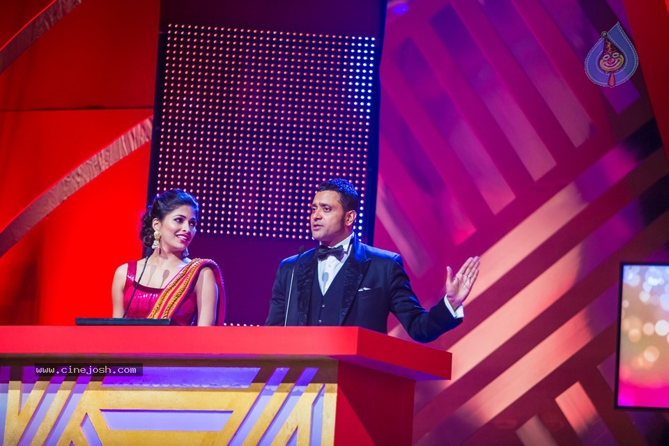 Stars at SIIMA 2013 Awards 02 - 121 / 204 photos