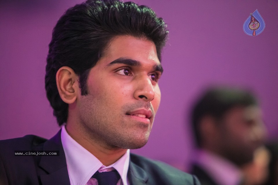 Stars at SIIMA 2013 Awards 02 - 133 / 204 photos