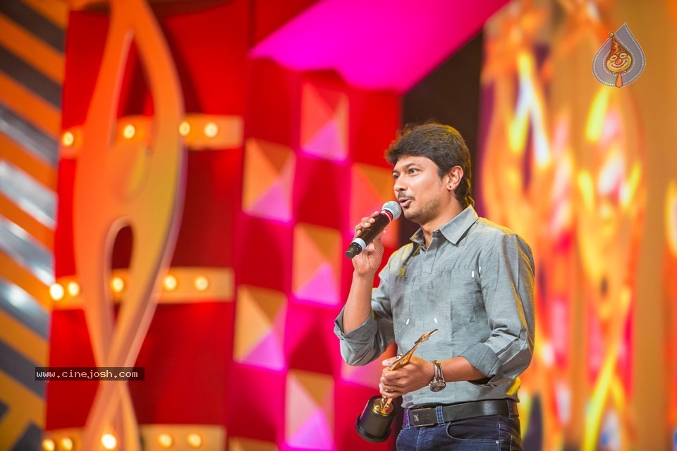 Stars at SIIMA 2013 Awards 02 - 140 / 204 photos