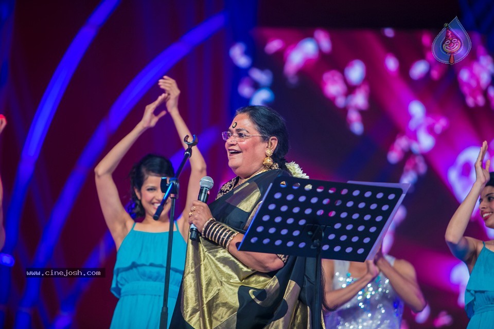 Stars at SIIMA 2013 Awards 02 - 156 / 204 photos