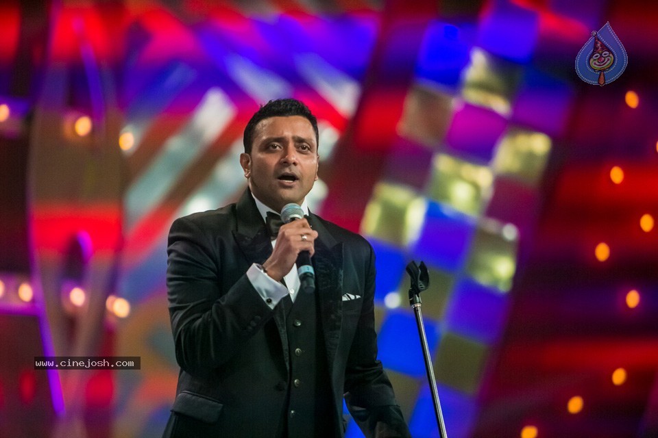 Stars at SIIMA 2013 Awards 02 - 194 / 204 photos