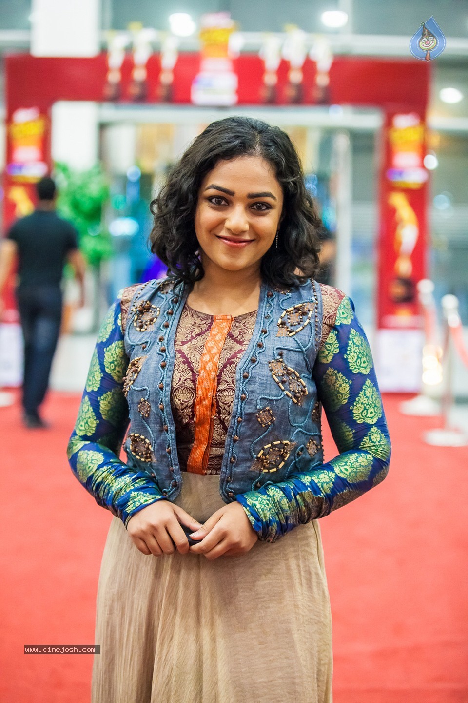 Stars at SIIMA 2013 Awards 01 - 83 / 100 photos